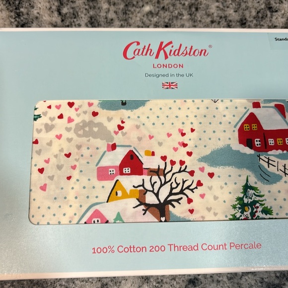 Cath Kidston London SHINE BRIGHT Cream Christmas 2 STANDARD Cotton Pillowcases - Picture 3 of 5